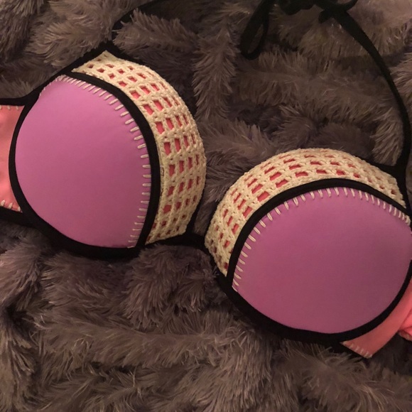 Victoria’s Secret Crotchet Bikini Set - Picture 2 of 3